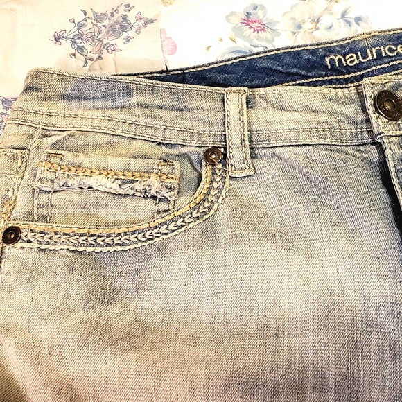 Y2K Distressed {Maurices} Boot Cut Jeans, Size 7/8 short - Picture 5 of 6